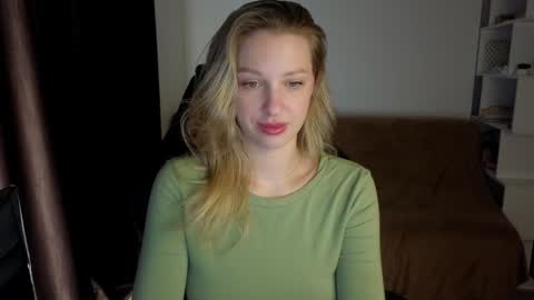 Snapshot of mmm_banana chatting on January 27, 8:18 am Lili online show from January 27, 8:18 am