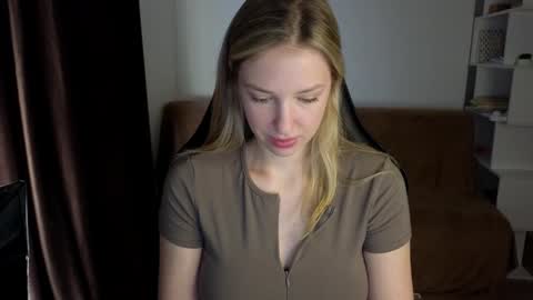 Snapshot of mmm_banana chatting on December 30, 10:10 am Lili online show from December 30, 10:10 am