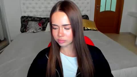 Snapshot of mmm_bananaa_ chatting on October 16, 4:06 pm Beata online show from October 16, 4:06 pm