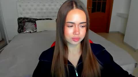 Snapshot of mmm_bananaa_ chatting on October 13, 7:54 am Beata online show from October 13, 7:54 am