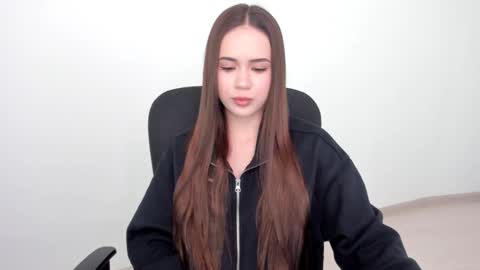 Snapshot of mmm_bananaa_ chatting on February 15, 2:33 pm Beata online show from February 15, 2:33 pm