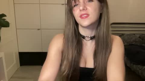 mmminnie online show from February 8, 7:27 pm