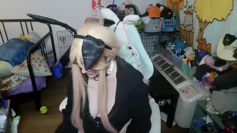 The Mochi Rainbow Variety Show online show from April 11, 1:32 am