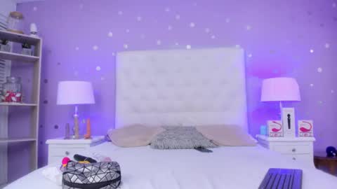 Snapshot of models_sophia chatting on March 4, 7:32 pm Sophia online show from March 4, 7:32 pm