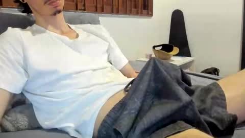 DigBreed online show from April 15, 8:42 pm