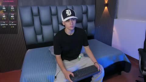 mohamed_malik online show from May 16, 12:15 pm
