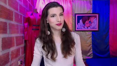 Snapshot of moira_hot chatting on October 9, 2:28 am moira_hot online show from October 9, 2:28 am