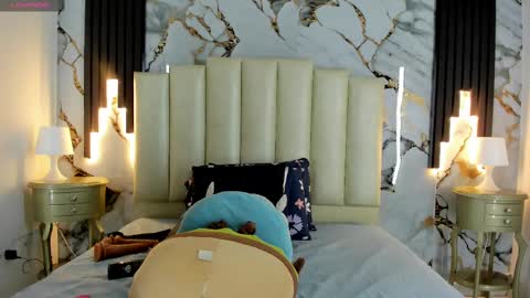 Snapshot of molliebue1 chatting on September 15, 1:01 pm Hey Guys Im Mollie online show from September 15, 1:01 pm