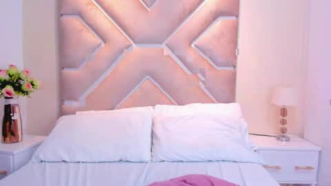 molly__evans_ online show from April 4, 9:11 pm