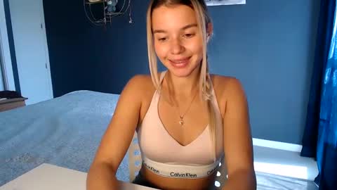 Molly online show from January 13, 12:45 pm