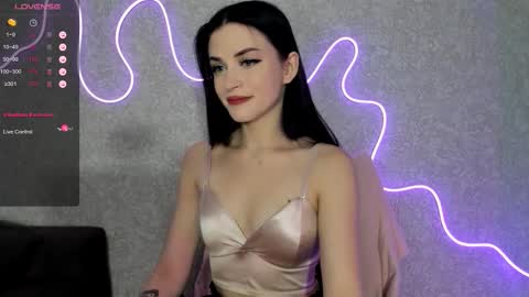 Molly - online show from October 4, 6:00 am