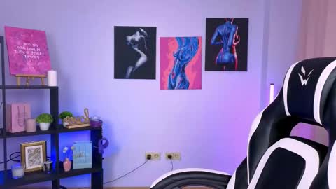 molly_kisss online show from October 12, 10:41 am