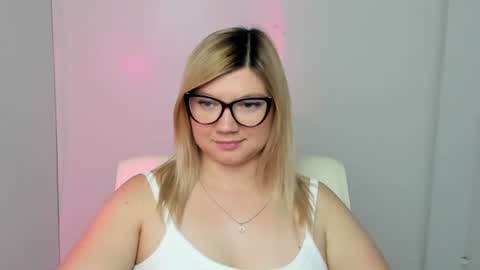 Snapshot of molly_moree chatting on September 24, 11:50 am Molly online show from September 24, 11:50 am