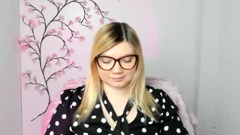 Molly online show from December 21, 12:44 pm