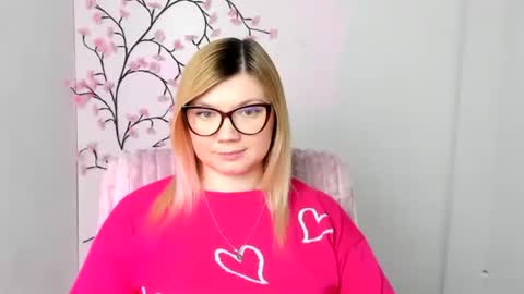 Molly online show from March 11, 2:09 pm