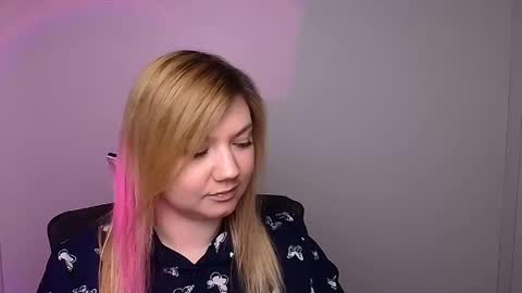 Snapshot of molly_moree chatting on January 31, 12:29 pm Molly online show from January 31, 12:29 pm