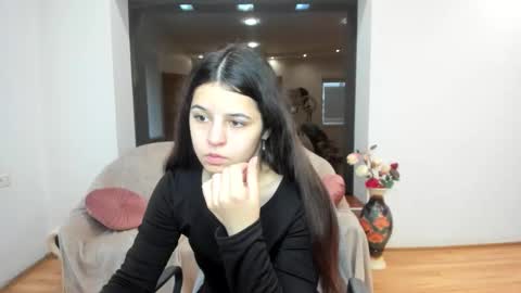Snapshot of molly_owens chatting on October 17, 5:44 am Molly Owens online show from October 17, 5:44 am