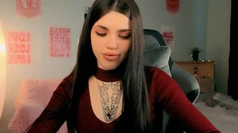 Molly online show from April 3, 4:30 am