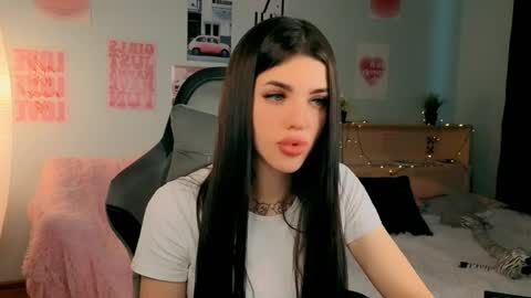 Molly online show from April 12, 7:45 am