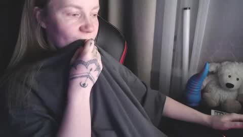 I have new photos come and see with love Molly online show from February 1, 4:42 am