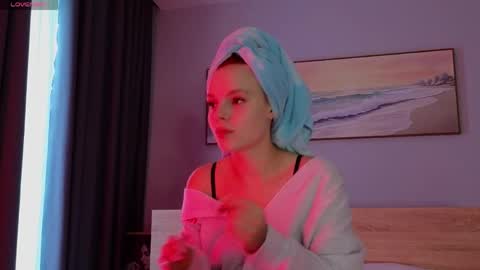 Molly online show from May 25, 9:04 am