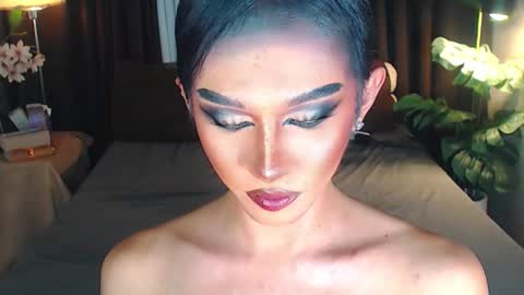 Molly online show from November 16, 1:40 am