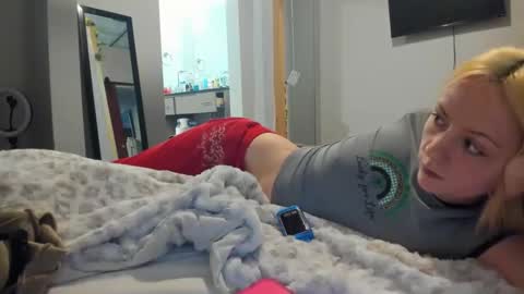 mollyharttt online show from October 15, 5:36 pm