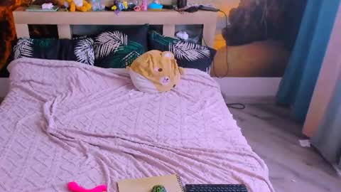  KIRA  online show from July 2, 3:23 am