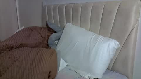 mollyn online show from April 19, 6:10 pm