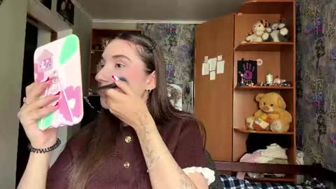 Molly online show from July 10, 9:47 am