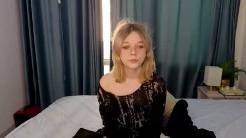 mollysally online show from March 31, 4:24 am