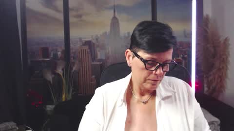 Snapshot of mollysun chatting on September 23, 5:52 pm MollySun Nina Randmann online show from September 23, 5:52 pm