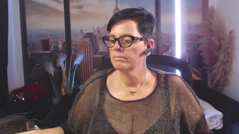 Snapshot of mollysun chatting on October 1, 5:23 pm MollySun Nina Randmann online show from October 1, 5:23 pm