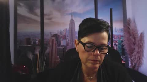 Snapshot of mollysun chatting on October 7, 6:26 pm MollySun Nina Randmann online show from October 7, 6:26 pm