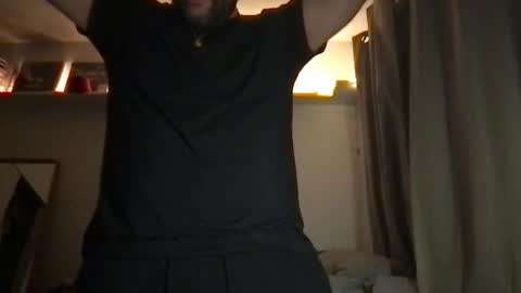 molten_escargot online show from April 18, 9:00 am