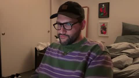 molten_escargot online show from February 5, 3:55 am