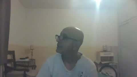 moment71200 online show from January 2, 8:35 pm