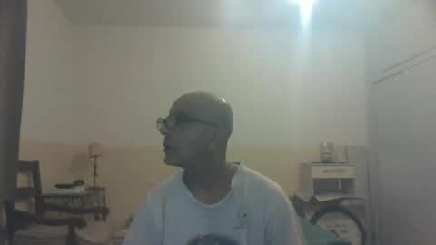 moment71200 online show from January 4, 10:13 pm