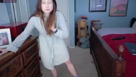 Goddess L online show from March 23, 4:45 pm