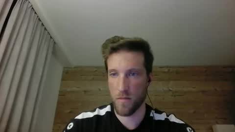 moms_little_monster online show from December 9, 4:15 pm