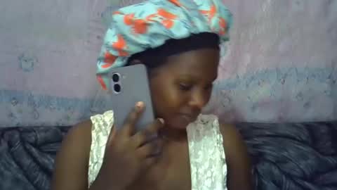 momsdoll online show from April 6, 7:09 am