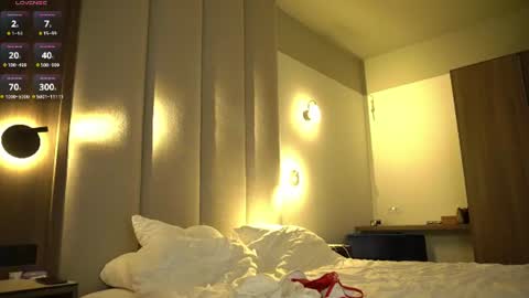 mon_amii online show from June 15, 3:37 pm