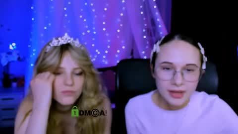 Mona  online show from May 6, 8:26 pm