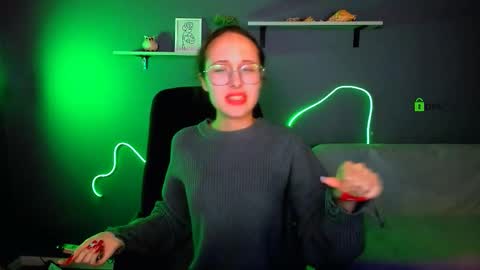 Mona  online show from October 16, 7:56 pm