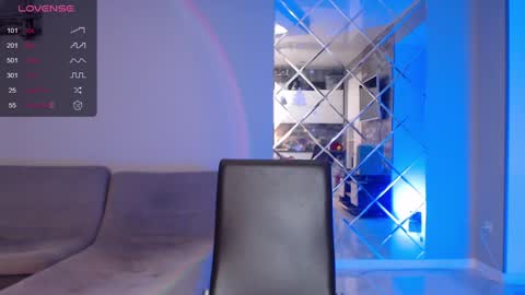 Snapshot of mona_saxxx chatting on December 18, 12:10 am Hey Guys im Mona. PVT is Open Please Make me CUM online show from December 18, 12:10 am