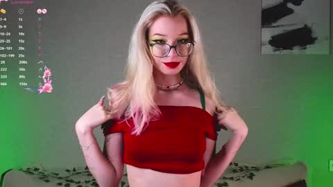 Mona online show from February 15, 8:11 pm