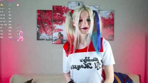 Mona online show from March 1, 5:16 pm