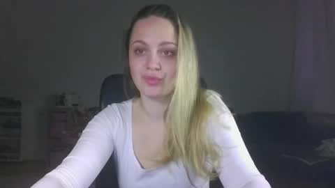 monarise online show from April 6, 8:54 pm