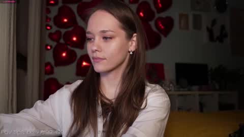 Snapshot of moni_carroll chatting on March 6, 4:17 pm Monia Help me get 20000 subscribers online show from March 6, 4:17 pm