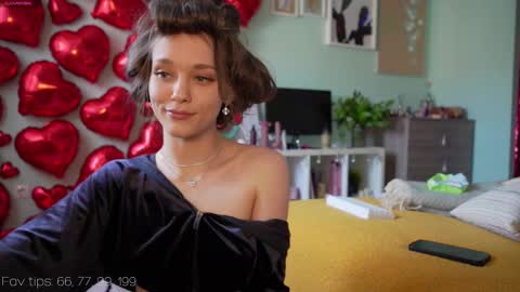 Snapshot of moni_carroll chatting on March 2, 1:16 pm Monia Help me get 20000 subscribers online show from March 2, 1:16 pm